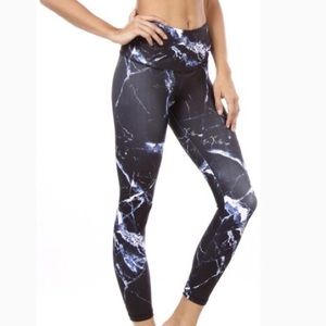 Strut This Flynn Legging in Navy Marble